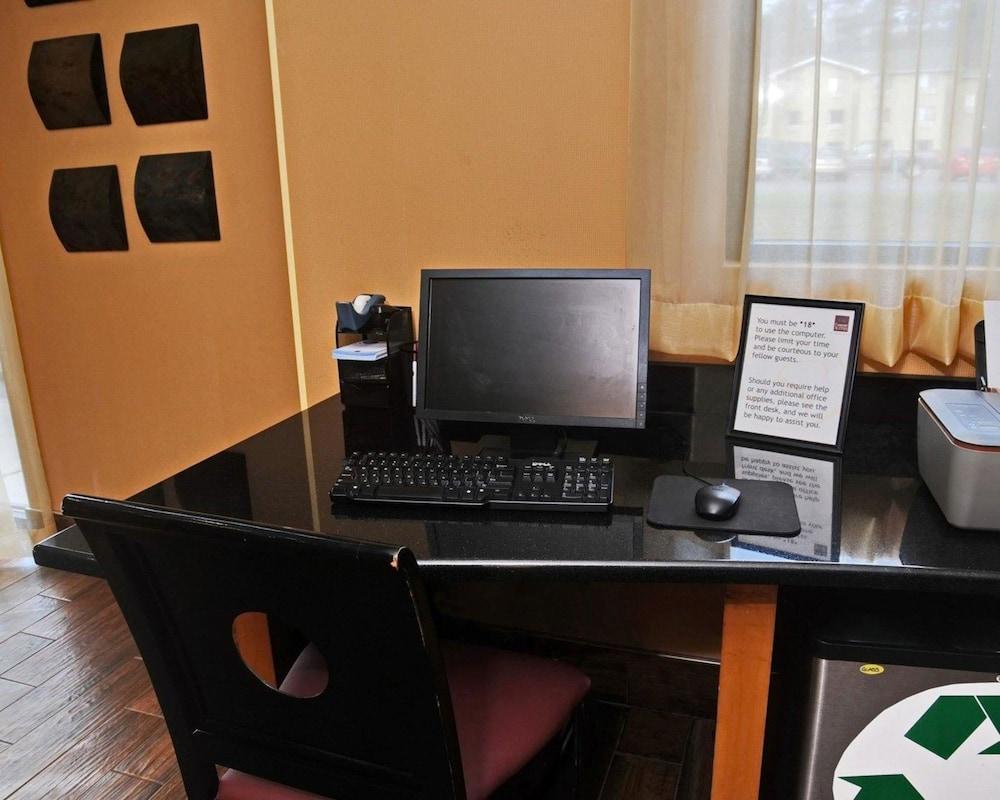 Comfort Suites Salem-Roanoke I-81 Екстериор снимка