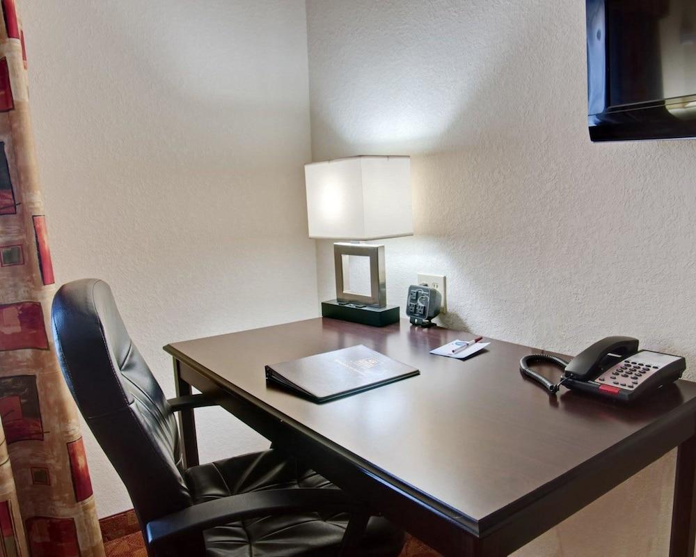 Comfort Suites Salem-Roanoke I-81 Екстериор снимка