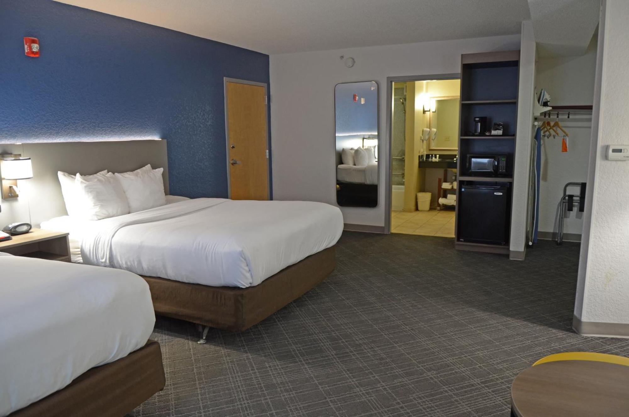 Comfort Suites Salem-Roanoke I-81 Екстериор снимка