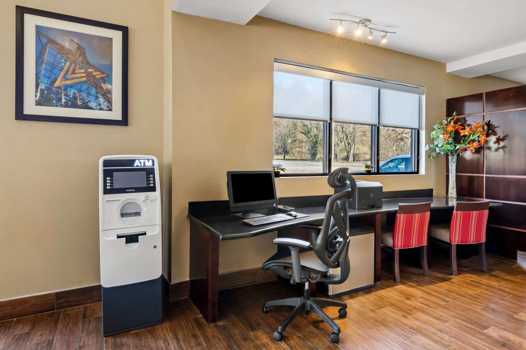 Comfort Suites Salem-Roanoke I-81 Екстериор снимка