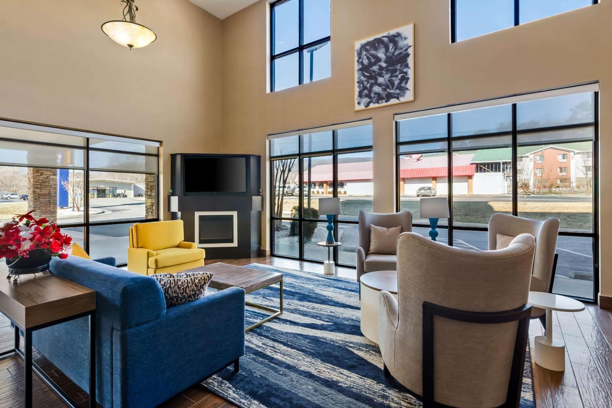 Comfort Suites Salem-Roanoke I-81 Екстериор снимка